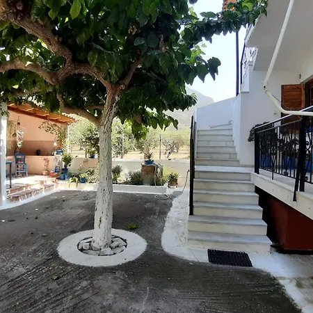 Glyfada's Family Apartment *