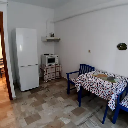 Glyfada's Family Apartment *